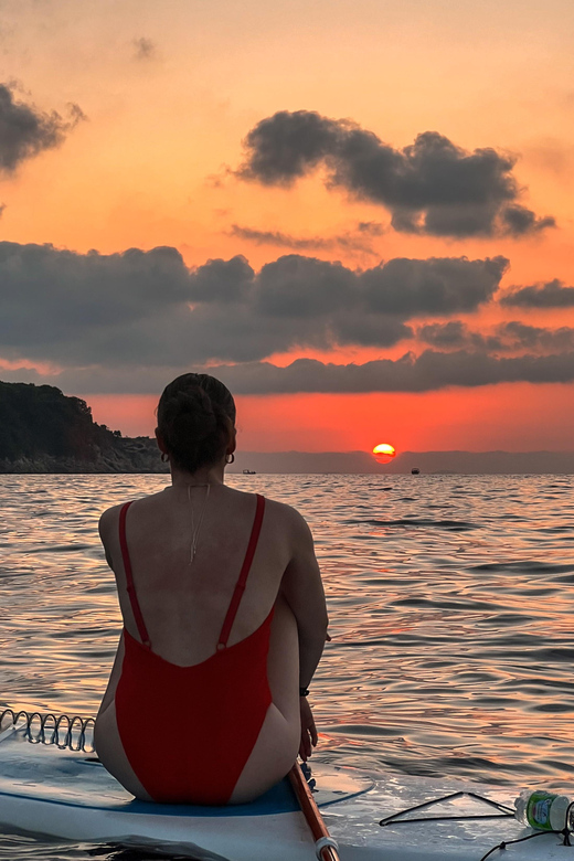 Sorrento: SUP Paddleboard Tour to Bagni Regina Giovanna - Meeting at Via Marina Grande, then getting sorted fast