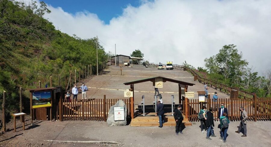 Sorrento: Vesuvius Day Trip with Entry and Lunch - Key things to know before you go