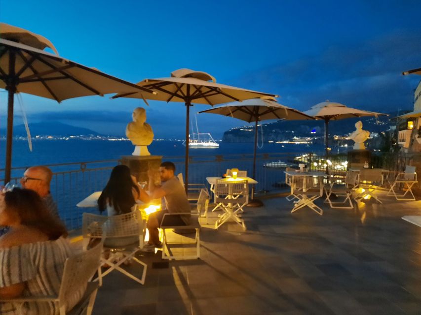 Sorrento: walking in the Grand Tour with stunning landscapes - Grand Hotel Excelsior Vittoria and the Tasso square connection