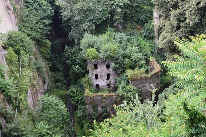 Sorrento Walking Tour & Limoncello Tasting - Il Vallone dei Mulini: the “why” behind Sorrento’s photos