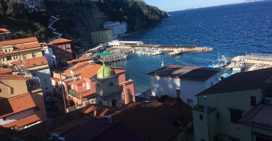 Sorrento: walks and food - Piazza Tasso, the Public Garden, and Alleyway Craft Details