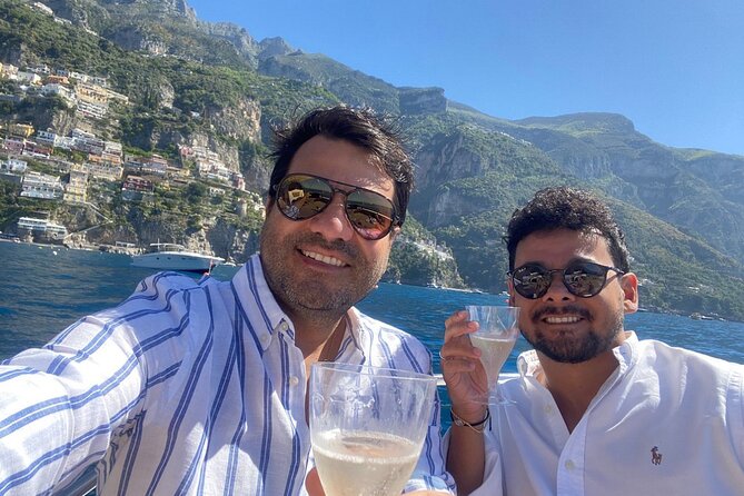 Sorrentomaxiboat tours to Capri - Drive-by views: Queen Giovanna’s villa ruins and the sea-facing village