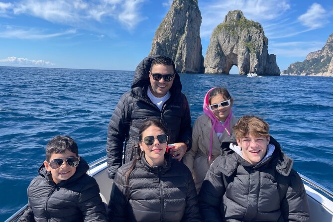 Sorrentomaxiboat tours to Capri - Snorkeling and swimming: when the included gear matters
