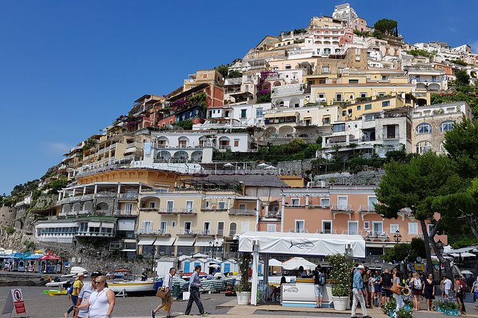 Sunset on the Amalfi Drive: out of crowding and no traffic - Positano stop: tiny streets, souvenir runs, and a 1-hour wander