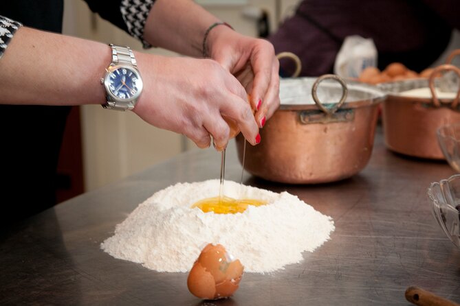 Traditional Neapolitan cooking class - Starter Skills: Montanare, Fried Pizza Dough, and Stuffed Courgette Flowers