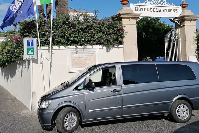 Transfer from Sorrento to Naples or vice versa - What you can learn from the driver, without it feeling like a lecture