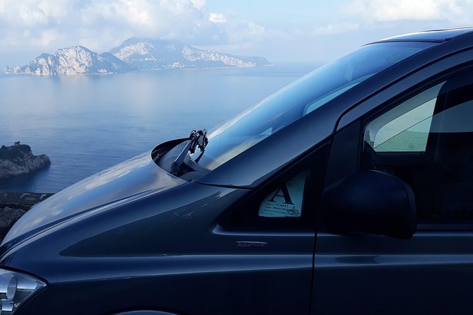 Transfer from Sorrento to Naples or vice versa - The meet-and-greet experience, from sign to curb