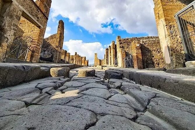 Transfer Naples airport/station to Sorrento with stop in Pompeii - Key reasons this Pompeii stop transfer works