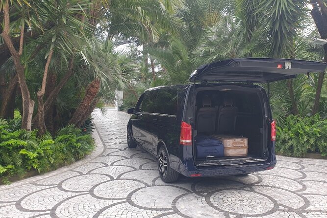 Transfer (transfer with stop) - Mercedes comfort and an English-speaking driver you can count on